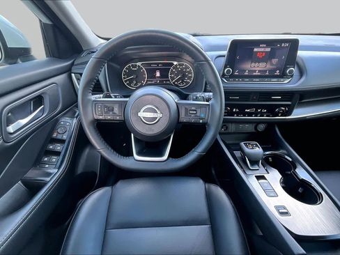Certified 2024 Nissan Rogue SV w/ SV Premium Package FWD image 6