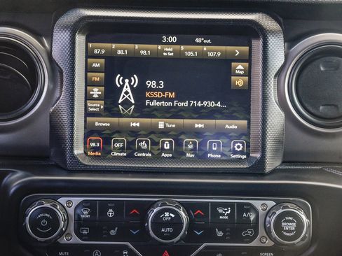 Used 2023 Jeep Gladiator Sport image 17