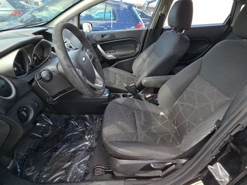 Used 2013 Ford Fiesta SE image 7