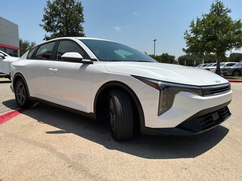 Used 2025 Kia K4 FWD image 4