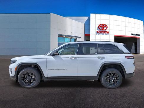 Used 2022 Jeep Grand Cherokee Limited AWD/4WD image 14