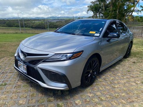 Used 2021 Toyota Camry XSE FWD image 3