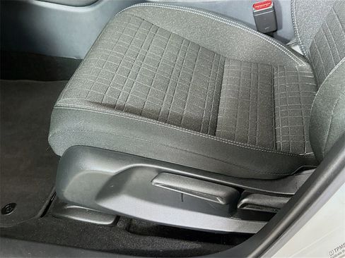 Certified 2024 Honda HR-V LX image 9