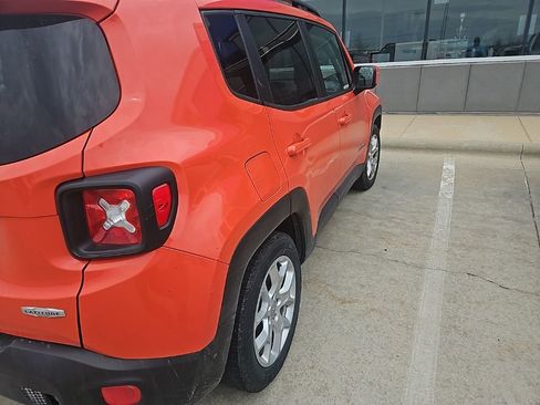Used 2015 Jeep Renegade Latitude image 4