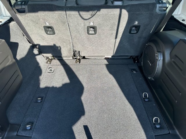 Used 2018 Jeep Wrangler Unlimited Rubicon w/ Uconnect 4C Nav & Sound Group AWD/4WD image 22