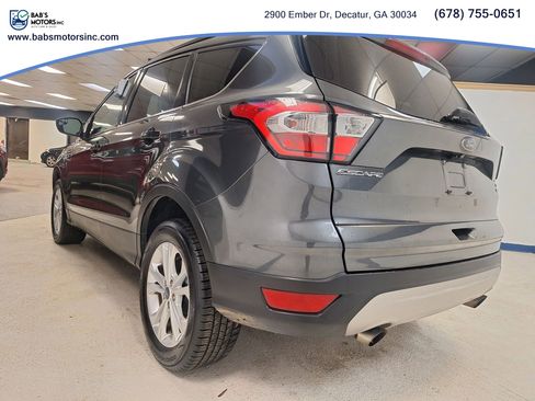 Used 2018 Ford Escape SE image 6