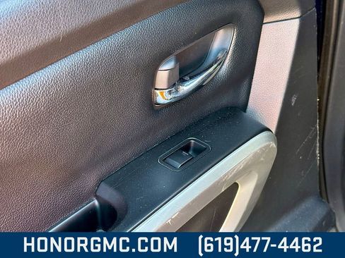 Used 2023 Nissan Titan SV w/ SV Convenience Package image 18