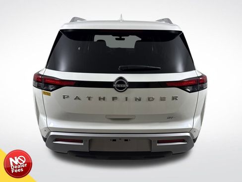 Used 2023 Nissan Pathfinder SL image 5
