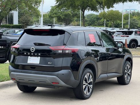 Used 2021 Nissan Rogue SV FWD image 4