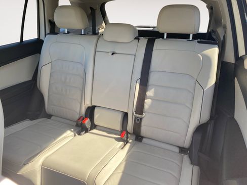 Used 2018 Volkswagen Tiguan SEL Premium AWD/4WD image 14
