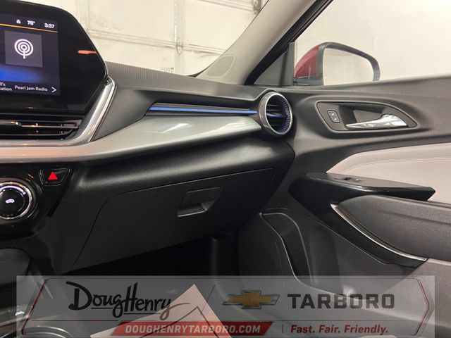 Used 2025 Chevrolet Trax LT w/ LT Convenience Package FWD image 42