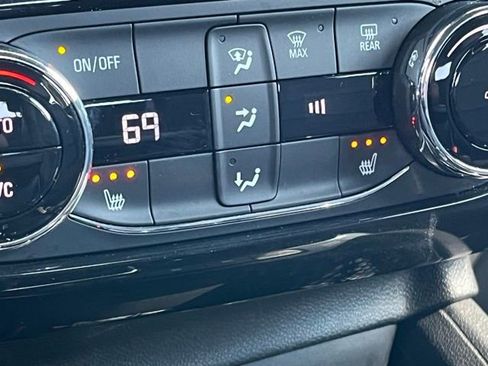 Used 2024 Chevrolet TrailBlazer RS w/ Convenience Package image 33