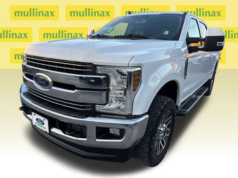 Used 2019 Ford F250 Lariat w/ Lariat Value Package image 9