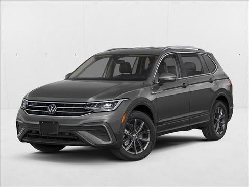 Used 2024 Volkswagen Tiguan SE FWD image 1