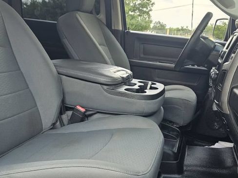 Used 2017 RAM 1500 Express AWD/4WD image 10