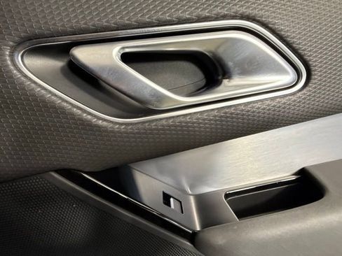 Used 2022 Land Rover Range Rover Velar R-Dynamic S image 32