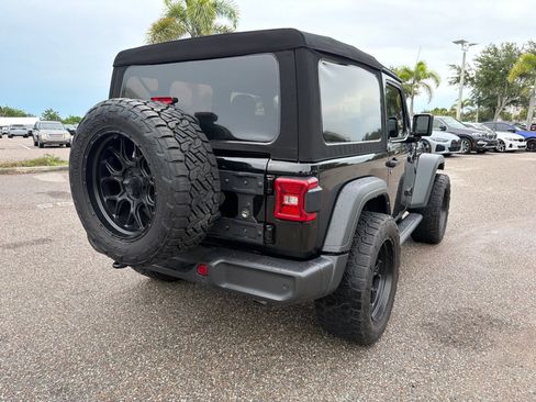 Used 2022 Jeep Wrangler Sport AWD/4WD image 4