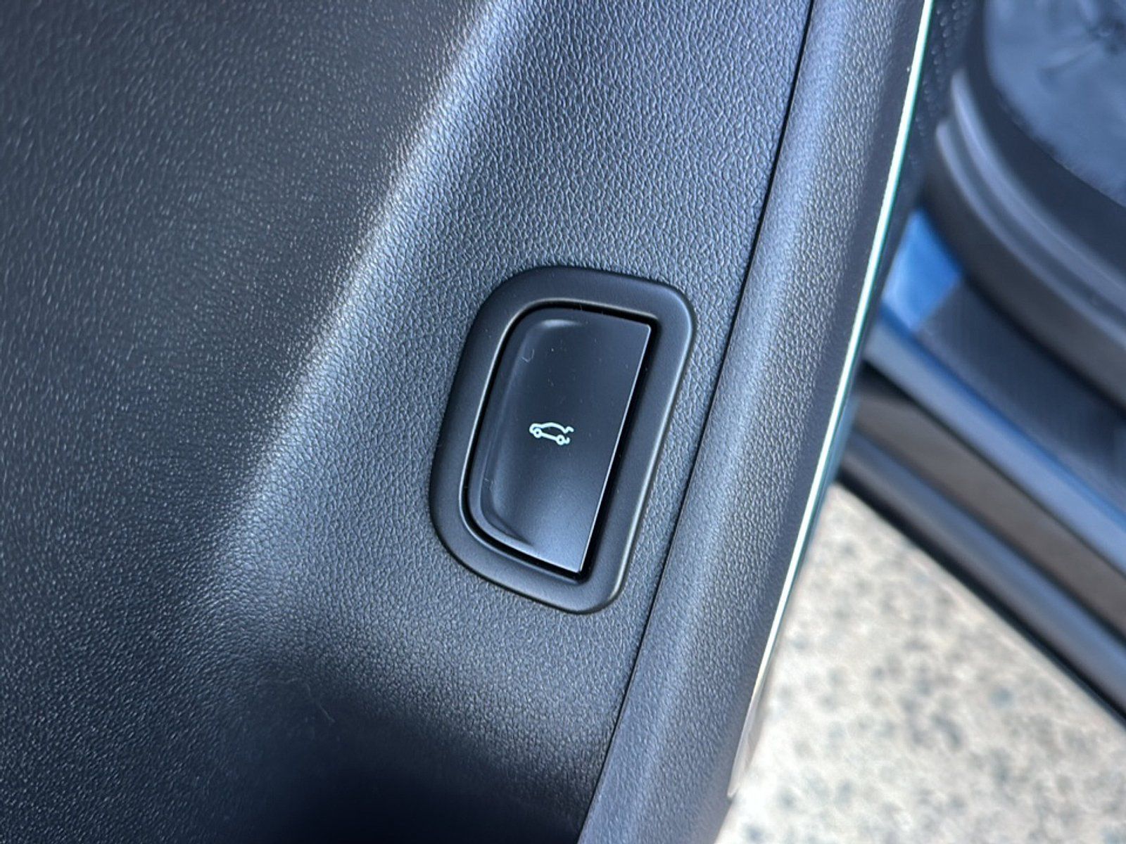 Used 2024 Chevrolet Traverse RS w/ LPO, Floor Liner Package AWD/4WD image 19