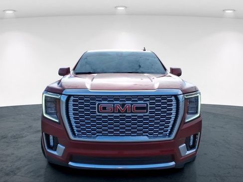 Used 2021 GMC Yukon Denali w/ Denali Premium Package image 3