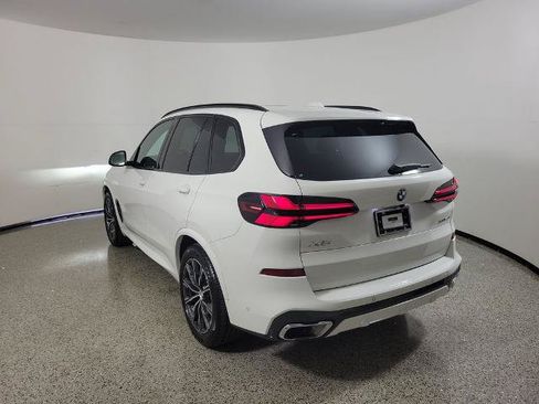 Used 2025 BMW X5 xDrive40i AWD/4WD image 3
