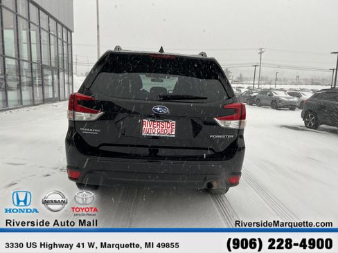 Used 2023 Subaru Forester Premium AWD/4WD image 7