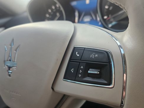 Used 2019 Maserati Levante GranLusso image 48