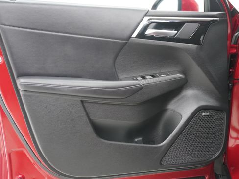 Used 2025 Mitsubishi Outlander SE FWD image 15