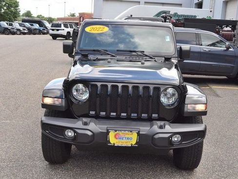 Used 2022 Jeep Wrangler Unlimited Sahara AWD/4WD image 3