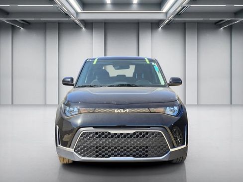 Certified 2025 Kia Soul LX w/ LX Technology Package FWD image 2
