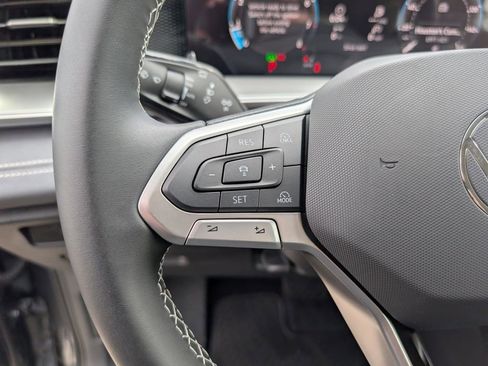 New 2026 Volkswagen Tiguan SE image 16