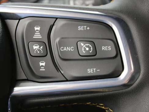Used 2024 Jeep Wrangler Unlimited Sahara w/ Technology Group AWD/4WD image 58