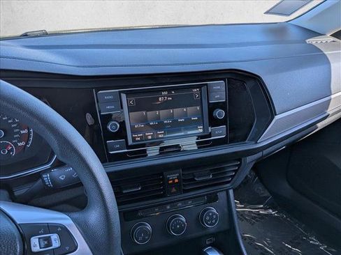 Used 2019 Volkswagen Jetta FWD image 19