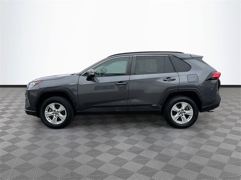 Used 2020 Toyota RAV4 XLE image 4