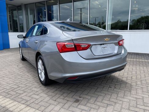 Used 2025 Chevrolet Malibu LT FWD image 3