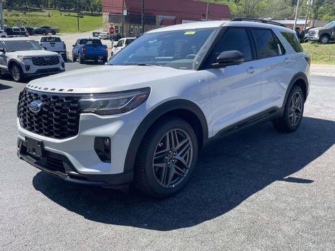 New 2026 Ford Explorer ST-Line w/ ST-Line Street Pack RWD image 6