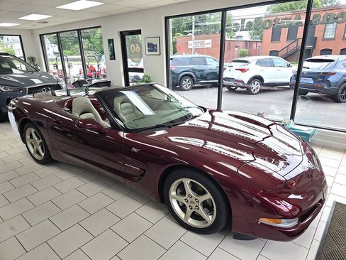 Used 2003 Chevrolet Corvette Convertible w/ Preferred Equipment Group1 RWD image 3