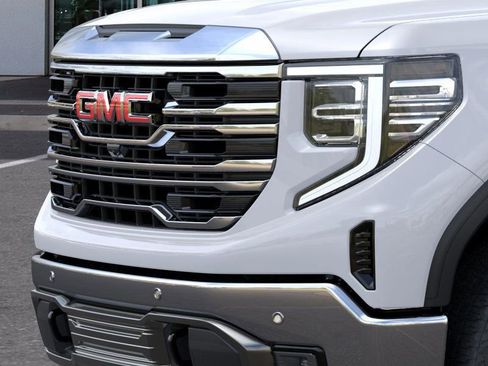 New 2026 GMC Sierra 1500 SLT image 13