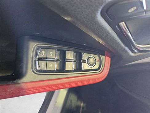 Used 2018 Porsche Macan AWD/4WD image 12