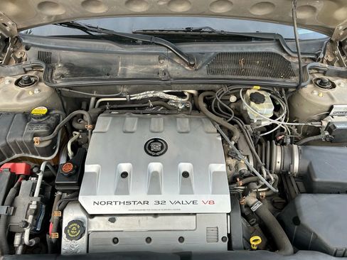 Used 2000 Cadillac De Ville Sedan w/ Comfort/Convenience Pkg image 27