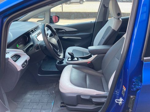 Used 2017 Chevrolet Bolt Premier w/ Driver Confidence II Package FWD image 9