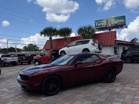 Used 2017 Dodge Challenger SXT w/ Blacktop Package RWD image 13