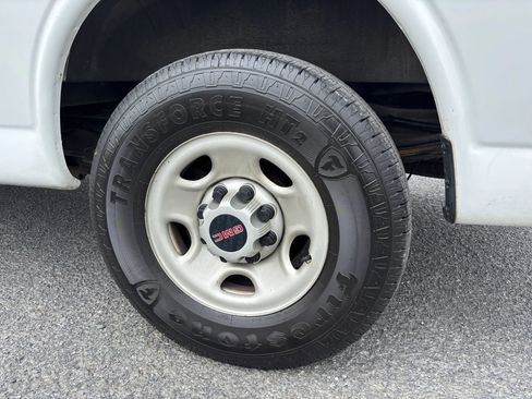 Used 2020 GMC Savana 2500 w/ Driver Convenience Package RWD image 40