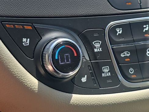 Used 2023 Chevrolet Malibu LT FWD image 35