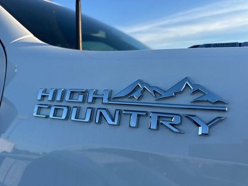 Used 2024 Chevrolet Silverado 2500 High Country AWD/4WD image 4