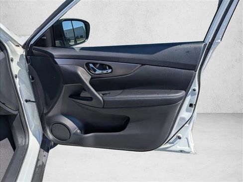 Used 2015 Nissan Rogue SV w/ SV Premium Package FWD image 26