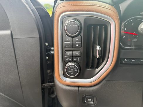 Used 2020 Chevrolet Silverado 3500 High Country w/ Z71 Off-Road Package AWD/4WD image 14