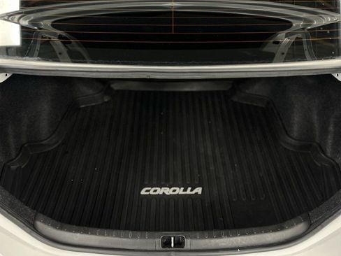 Used 2018 Toyota Corolla SE FWD image 28