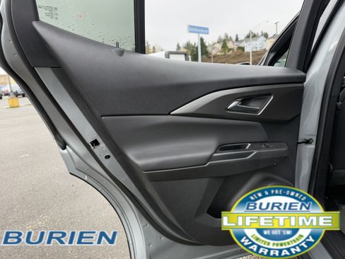 New 2026 Chevrolet Equinox EV LT image 27