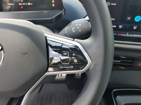 Certified 2025 Volkswagen ID.4 Pro S AWD/4WD image 28