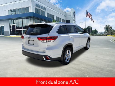 Used 2019 Toyota Highlander Limited image 4